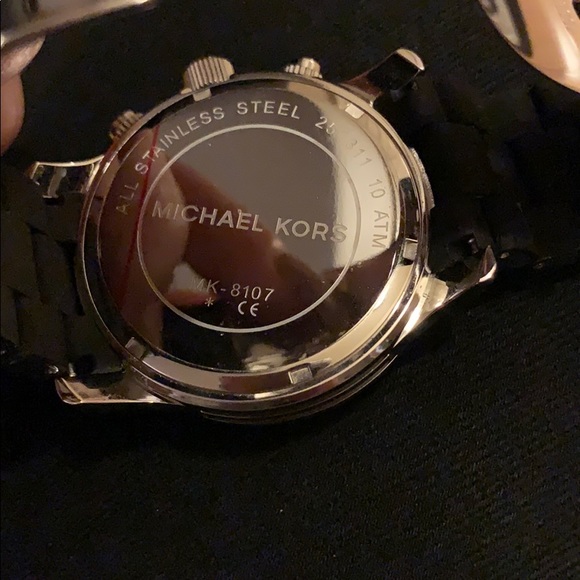 Michael Kors Runway Chronograph watch! - Picture 4 of 8